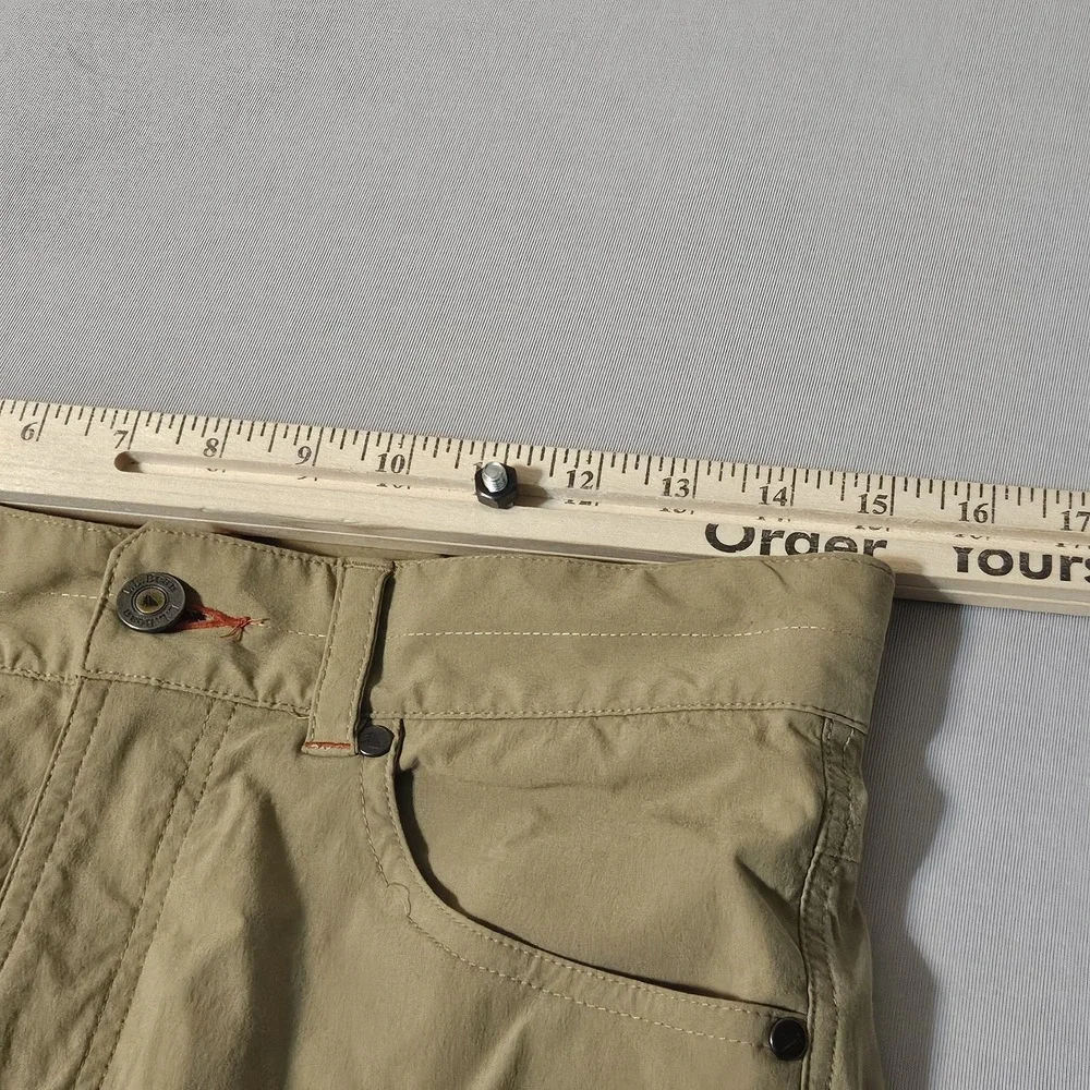 LL Bean‎ Pants Mens 30x29 Beige Nylon Stretch Hiking Cargo Performance